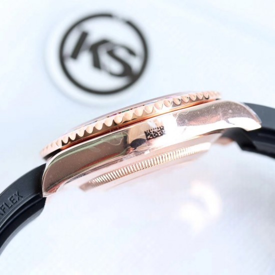 顶级做工KS出品：升级版劳力士金游艇Rolex yacht Master 116695SATS “糖豆”震撼来袭[色] 再度升级，糖豆彩钻版，集合上一代版本的优良做工，业内最顶尖的宝石工艺，同时全面升级基础不锈钢材质，使用真正的日本含镍不锈钢材料作为基础材料，模仿正品的永恒玫瑰金金钢技术，镀层更加持久耐用，耐腐蚀。装载2836、3135机芯，尺寸40mm。蓝光放大镜，超强夜光！现下单额外赠送胶带一副！