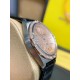 【间玫米】全新百年灵机械计时腕表-南海胶囊系列(chronometer Automatic 36)具有醒目的色彩和夜光.让人联想起夏日 海洋生物和葱郁草木所营造的令人陶醉的氛围。这款优雅的现代复古灵感腕表适合想在人群脱颖而出的女士。融合优异性能和造型美感,时尚而优雅,适合各种场合,多种金属表壳可供选择,镶嵌彩色宝石钻,从炫酷的精钢材质百搭双色间金乃至豪华红金,一应俱全,时标和多姿多彩表盘,搭载2824机械机芯,尺寸:36mm 是百年灵最新女士机械计时系列的灵动姐妹表款。 【间玫米】全新百年灵机械计时腕表-南海胶囊系列(chronometer Automatic 36)具有醒目的色彩和夜光.让人联想起夏日 海洋生物和葱郁草木所营造的令人陶醉的氛围。这款优雅的现代复古灵感腕表适合想在人群脱颖而出的女士。融合优异性能和造型美感,时尚而优雅,适合各种场合,多种金属表壳可供选择,镶嵌彩色宝石钻,从炫酷的精钢材质百搭双色间金乃至豪华红金,一应俱全,时标和多姿多彩表盘,搭载2824机械机芯,尺寸:36mm 是百年灵最新女士机械计时系列的灵动姐妹表款。