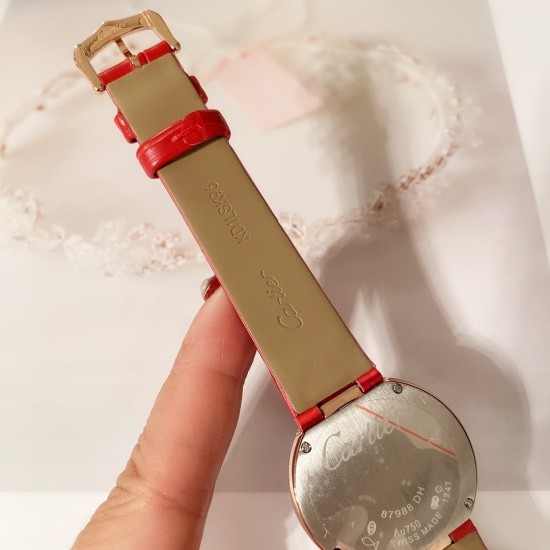 向每一天告白,卡地亚Ballon Blanc de Cartier系列!尺寸30mm!专柜正品同步版本 2019新款最美告白气球,进口机芯,鱼眼水晶玻璃表盘, 4时位置镶嵌明亮式切割菱形圆钻,316L精钢表壳,低调表带上手无敌舒适美,小红书推荐率超高。实物拍摄品质如一! 向每一天告白,卡地亚Ballon Blanc de Cartier系列!尺寸30mm!专柜正品同步版本 2019新款最美告白气球,进口机芯,鱼眼水晶玻璃表盘, 4时位置镶嵌明亮式切割菱形圆钻,316L精钢表壳,低调表带上手无敌舒适美,小红书推荐率超高。实物拍摄品质如一!