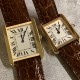 实拍【精品升级版】卡地亚超薄坦克Cartier Tank Solo系列,一款百搭 性价比又高的手表 采用瑞士石英机芯,圆珠形表冠,镶嵌一颗凸圆形合成尖晶石,镀银珠光表盘,罗马数字时标,剑形蓝钢指针,蓝宝石水晶镜面,可搭配进口鳄鱼纹牛皮表带,另有多种颜色荔枝纹原版皮为你打造个性化腕间配饰,直径:小号2431mm,中号2734mm。佩戴舒适柔软服帖,上手显得高贵又典雅,很气质很女人独家货源。「认准细节,欢迎质量对比」 实拍【精品升级版】卡地亚超薄坦克Cartier Tank Solo系列,一款百搭 性价比又高的手表 采用瑞士石英机芯,圆珠形表冠,镶嵌一颗凸圆形合成尖晶石,镀银珠光表盘,罗马数字时标,剑形蓝钢指针,蓝宝石水晶镜面,可搭配进口鳄鱼纹牛皮表带,另有多种颜色荔枝纹原版皮为你打造个性化腕间配饰,直径:小号2431mm,中号2734mm。佩戴舒适柔软服帖,上手显得高贵又典雅,很气质很女人独家货源。「认准细节,欢迎质量对比」