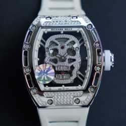 理查德米勒 RICHARD MILLE 最新升級特别版  抛光亮壳 让你体验最亮鬼头 带出最经典的RM052鬼头经典传奇 永不落后  镂空骷髅头腕表．骷髅头轮廓突出，造型霸气不羁，具有震撼人心的魅力。搭配艳耀色彩的真皮轻便表带，更拉风，更前卫。缤纷盛夏，换上短袖T恤的你，腕间搭上鲜艳的表款，是不是很吸睛?尺寸43x50mm ⚠️请认准独家品质