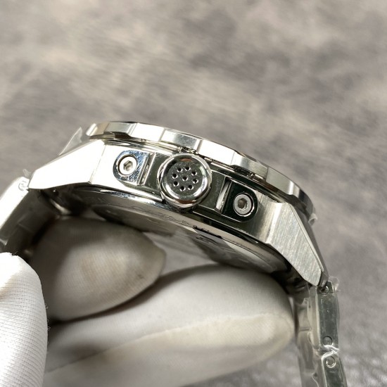 V6出品 IWC万国海洋计时系列雅克伊夫库斯托探险之旅特别版。表径4417m,搭配进口9015自动机械机芯,蓝宝石水晶镜面,可转动圈口,双色超强夜光表盘指针,潜水必备。出货实拍 V6出品 IWC万国海洋计时系列雅克伊夫库斯托探险之旅特别版。表径4417m,搭配进口9015自动机械机芯,蓝宝石水晶镜面,可转动圈口,双色超强夜光表盘指针,潜水必备。出货实拍