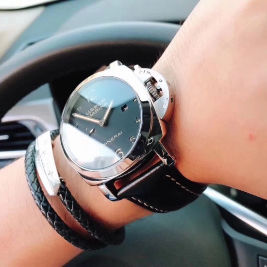 沛纳海 LUMINOR MARINA  系列 自动机械腕表 手表 PAM00359 PAM359 359 精钢抛光表壳 蓝宝石镜面 保险护桥表冠 黑色表盘 超强夜光 牛皮表带 精钢针扣 直径44mm
