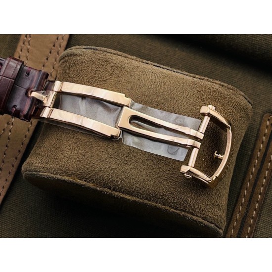 【PFF Factory2021牛年力作】V2升级版 【市场最高品质版本】百达.翡丽Patekphilippe运动系列(鹦鹉螺)5724(霸道总裁)升级版!1⃣️所有功能同正品(10字位动能显示,7字位日历和月相 4字位小秒针),和原装一样的带水平压纹图案,带荧光刻度 !2⃣️直径40毫米,904L精钢镀金,蓝宝石玻璃镜面。3⃣️5722和5724款的外钻为施华洛世奇钻,通透闪亮,气质非凡。在目前技术范畴内尽可能接近原装,此款腕表可以让您驾驭所有场合!PFF匠心之作 欢迎您的品鉴! 【PFF Factory2021牛年力作】V2升级版 【市场最高品质版本】百达.翡丽Patekphilippe运动系列(鹦鹉螺)5724(霸道总裁)升级版!1⃣️所有功能同正品(10字位动能显示,7字位日历和月相 4字位小秒针),和原装一样的带水平压纹图案,带荧光刻度 !2⃣️直径40毫米,904L精钢镀金,蓝宝石玻璃镜面。3⃣️5722和5724款的外钻为施华洛世奇钻,通透闪亮,气质非凡。在目前技术范畴内尽可能接近原装,此款腕表可以让您驾驭所有场合!PFF匠心之作 欢迎您的品鉴!