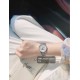 众多明星同款积家 Jaeger-LeCoultre约会系列腕表浪漫登场 简约淑女,尽显浪漫情怀!腕表尺寸34MM/厚度8.9MM,空心太阳,月相功能原版一致!简约干练的外壳打磨精细,确保打磨工艺吻合,质感同步正品。还原正品最美风采!采用9015改积家自产CAL.898A机芯,完美实现原装日历白昼星辰可选/时分秒变换功能,跟足原装复刻!走时稳定,品质保证!和正品完全一致 电光烧蓝指针 阳光下熠熠生辉。意大利小牛皮轻便透气,质感上佳,搭配积家经典折叠表扣。送礼自用完美推荐! 众多明星同款积家 Jaeger-LeCoultre约会系列腕表浪漫登场 简约淑女,尽显浪漫情怀!腕表尺寸34MM/厚度8.9MM,空心太阳,月相功能原版一致!简约干练的外壳打磨精细,确保打磨工艺吻合,质感同步正品。还原正品最美风采!采用9015改积家自产CAL.898A机芯,完美实现原装日历白昼星辰可选/时分秒变换功能,跟足原装复刻!走时稳定,品质保证!和正品完全一致 电光烧蓝指针 阳光下熠熠生辉。意大利小牛皮轻便透气,质感上佳,搭配积家经典折叠表扣。送礼自用完美推荐!