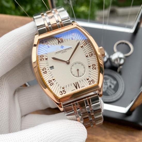 实物拍摄品牌：江诗丹顿 -Vacheron Constantin类型：[酷]男士腕表表壳：316精钢（做工优质）表带：进口真牛皮/316精钢（两种可选）机芯：高级定制全自动机械机芯（走时稳定）玻璃：高级强化镀膜镜面尺寸：直径37*43mm，厚度12.5mm