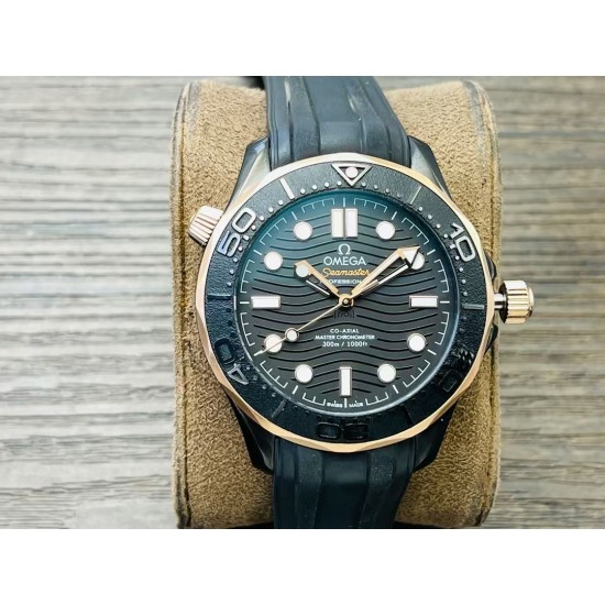 OMEGA 欧米茄【墨黑海马,桀骜登场】新品海马系列300米。表圈、波纹图案表盘均采用黑色氧化锆1Zr021陶瓷制成。镂空指针及12点位的圆点,均覆有Super-LumiNova夜光涂层。机芯的运转美态清晰可见。透过采用波纹边缘设计的蓝宝石玻璃表背,可以欣赏到8806机芯! OMEGA 欧米茄【墨黑海马,桀骜登场】新品海马系列300米。表圈、波纹图案表盘均采用黑色氧化锆1Zr021陶瓷制成。镂空指针及12点位的圆点,均覆有Super-LumiNova夜光涂层。机芯的运转美态清晰可见。透过采用波纹边缘设计的蓝宝石玻璃表背,可以欣赏到8806机芯!