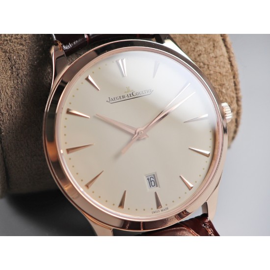 TW出品 积家超薄大师Q1288420系列腕表尺寸: 40mm x 8.0mm 316L精钢 蓝宝石镜面 牛皮表带 折叠扣 防水30米。机芯: 日本9015机芯改Cal.896机芯。TW工厂耗时长达十八个月 积家大师系列 终于出货 原版正品开模 TW不求速度力求把握好每一个细节 阴阳子母指针完全吻合原版设计(一半拉沙一半抛光) 圈口 中壳 底盖三件套同步原装版型 还原正品气质 字面金属放射纹路质感十足 蓝宝石玻璃通透叫板正品 TW出品必属精品,因为用心,所以专业(实力拍,实拍无P图) TW出品 积家超薄大师Q1288420系列腕表尺寸: 40mm x 8.0mm 316L精钢 蓝宝石镜面 牛皮表带 折叠扣 防水30米。机芯: 日本9015机芯改Cal.896机芯。TW工厂耗时长达十八个月 积家大师系列 终于出货 原版正品开模 TW不求速度力求把握好每一个细节 阴阳子母指针完全吻合原版设计(一半拉沙一半抛光) 圈口 中壳 底盖三件套同步原装版型 还原正品气质 字面金属放射纹路质感十足 蓝宝石玻璃通透叫板正品 TW出品必属精品,因为用心,所以专业(实力拍,实拍无P图)