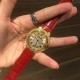来货~实拍爆款黄金色卡地亚蓝气球满钻系列双排四角钻✨超美人工镶嵌施华洛世奇水晶钻 字面全钻尽显高端品质 鳄鱼纹小牛皮搭配原装折叠扣 方便携带 瑞士石英机芯 百搭尺寸36mm(金玫白可选)适合各种高大上场合❗️ 来货~实拍爆款黄金色卡地亚蓝气球满钻系列双排四角钻✨超美人工镶嵌施华洛世奇水晶钻 字面全钻尽显高端品质 鳄鱼纹小牛皮搭配原装折叠扣 方便携带 瑞士石英机芯 百搭尺寸36mm(金玫白可选)适合各种高大上场合❗️