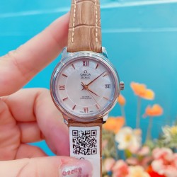 专柜同步发售欧米茄（OMEGA)  【精湛品质-女神专属】-女士精品腕表 碟飞典雅系列 原版复刻1:1，表款堪称是系列中最迷人的表款之一，尽显优雅气质与低调奢华，顶端表壳以316精钢打造，搭载日本进口西铁城机械 零返修  来自进口316钢表带 历经多道工序，防汗水，耐腐蚀 表盘-蓝宝石高清镜面 壳身整体超强立体感 精雕细琢，卓绝技艺 品质保证 尺寸：32mm厚11mm 时尚百搭，精致华贵呈现自然魅力