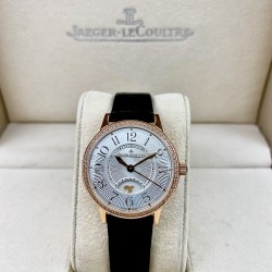JAEGER-LECOULTRE积家女款RENDEZ-VOUS约会系列。尺寸：29mm搭载日本进口全自动机械机芯  正品版本机芯主版  功能：日夜星晨、时分秒显示功能 ，展现出昼的灿烂与夜的浪漫(刚刚的相遇，[玫瑰]刚刚的缘分，[爱心]刚刚的时间，愿幸福快乐与您相伴)