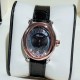 实拍 萧邦-ChopardHappy Sport Oval 石英版本腕表精钢表壳制表工艺与优雅美学风格巧妙结合,以此来展示女性魅力和技术性能。玫瑰金真空电镀材质,既优雅又时尚,以圆润柔美的曲线演绎隽永女性魅力。萧邦对象征永恒的椭圆形展现新颖诠释,打造出一款献给女性的臻礼,许下一个象征快乐的诚挚诺言。Happy Spor欢快嬉戏、自由旋转的水钻珠子在两片蓝宝石水晶之间愉悦轻舞。表壳 约30mm珍珠贝壳彩色表盘搭配光泽亮皮纹表带针扣穿戴C表扣。 实拍 萧邦-ChopardHappy Sport Oval 石英版本腕表精钢表壳制表工艺与优雅美学风格巧妙结合,以此来展示女性魅力和技术性能。玫瑰金真空电镀材质,既优雅又时尚,以圆润柔美的曲线演绎隽永女性魅力。萧邦对象征永恒的椭圆形展现新颖诠释,打造出一款献给女性的臻礼,许下一个象征快乐的诚挚诺言。Happy Spor欢快嬉戏、自由旋转的水钻珠子在两片蓝宝石水晶之间愉悦轻舞。表壳 约30mm珍珠贝壳彩色表盘搭配光泽亮皮纹表带针扣穿戴C表扣。