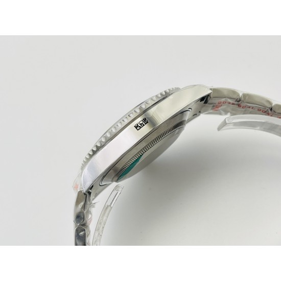 【VRS Factory2022墙裂推荐 市场最高版本】奢华大作,劳力士Rolex SUB潜航者后镶钻定制版!是奢华闪耀与永不退色的融合,更是经典潮流的不二之选!1⃣️【表壳】直径40MM。每一颗钻石/彩宝均来自奥地利(施华洛世奇原产地)经过严格的筛选,确保颜色,大小,火彩统一,专业珠宝镶嵌师精心镶嵌。2⃣️【表带】跟官网同步,904L蚝式钢完美还原坚固耐用的优良血统,效果可媲美原装。3⃣️【机芯】采用复刻界的机芯之王——搭配3135自动上旋机芯。VRS Factory匠心力作 敬请各路表友品鉴! 【VRS Factory2022墙裂推荐 市场最高版本】奢华大作,劳力士Rolex SUB潜航者后镶钻定制版!是奢华闪耀与永不退色的融合,更是经典潮流的不二之选!1⃣️【表壳】直径40MM。每一颗钻石/彩宝均来自奥地利(施华洛世奇原产地)经过严格的筛选,确保颜色,大小,火彩统一,专业珠宝镶嵌师精心镶嵌。2⃣️【表带】跟官网同步,904L蚝式钢完美还原坚固耐用的优良血统,效果可媲美原装。3⃣️【机芯】采用复刻界的机芯之王——搭配3135自动上旋机芯。VRS Factory匠心力作 敬请各路表友品鉴!