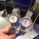 欧米茄 OMEGA 精品女神水滴系列腕表。316L精钢材质,进口石英机芯,原装折叠扣,精致唯美的设计,让您的美丽无处不在,也将华丽与经典融合,创造出惊艳巨作,表盘清新淡雅,色彩的格调将华丽装点腕间,悦享浪漫之感。尺寸28mm。 欧米茄 OMEGA 精品女神水滴系列腕表。316L精钢材质,进口石英机芯,原装折叠扣,精致唯美的设计,让您的美丽无处不在,也将华丽与经典融合,创造出惊艳巨作,表盘清新淡雅,色彩的格调将华丽装点腕间,悦享浪漫之感。尺寸28mm。