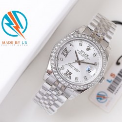 LS精品   〔最高品质 年末巨献〕劳力士（Rolex）日志月相型，一一问世便卓而不凡，品德超群，庄重、实用、不显浮华的风格广受成功人士喜爱，逐渐深刻人心，并备受各界人士推重。品质精良，工艺精湛，糅合尊贵、典雅和独特气质于一身，位列世界手表业之翘楚，904蚝式钢 18k微纳米电镀金，直径41mm 厚度1.0，全自动进口机芯，21600每小时振荡次数，动力储备48小时，​表带：五珠带，三度防水性能，9字位日月星辰美轮美奂，返修率几乎为零，请君放心购！