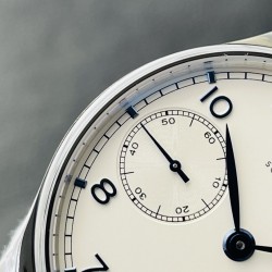 【ZF Factory销量神器】V5升级版 IWC万国葡7－葡萄牙系列 七日链 ！1⃣️搭载定制版C.52010自动机械机芯！2⃣️独立小秒针，真动能指示！3⃣️蓝宝石玻璃镜面！4⃣️定制版意大利牛皮表带，原装扣子！5⃣️直径42毫米！ZF出品 必属精品 欢迎您的品鉴！