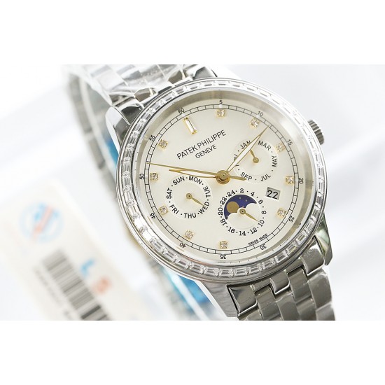 年末巨献“pp时尚新款 PATEK PHILIPPE【新年巨献 最高版本】百达翡丽超级复杂多功能系列(5721P-002)ZF厂高品质钢带款变运动系列原装9100升级版机芯。所有功能同正品(3字位月份显示 6字位24小时显示 9字位24小时和日月星辰显示),和原装一样的带水平压纹工艺,带荧光刻度 ,41mm直径。316L精钢镀金,原装进口蓝宝石水晶镜面。5721和5721P款的外钻为施华洛世奇钻,通透闪亮,气质非凡。在目前技术范畴内尽可能接近原装,此款腕表让您驾驭所有场合。 年末巨献“pp时尚新款 PATEK PHILIPPE【新年巨献 最高版本】百达翡丽超级复杂多功能系列(5721P-002)ZF厂高品质钢带款变运动系列原装9100升级版机芯。所有功能同正品(3字位月份显示 6字位24小时显示 9字位24小时和日月星辰显示),和原装一样的带水平压纹工艺,带荧光刻度 ,41mm直径。316L精钢镀金,原装进口蓝宝石水晶镜面。5721和5721P款的外钻为施华洛世奇钻,通透闪亮,气质非凡。在目前技术范畴内尽可能接近原装,此款腕表让您驾驭所有场合。