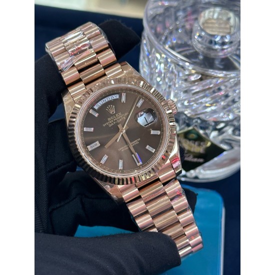 ROLEX 劳力士 冰糖星期日历型系列!独家实拍,玻璃通透,日历对版,针有中轴,牙圈立体。上手就可以玩,手感非常好。40mm直径,严选出品,出货实拍! ROLEX 劳力士 冰糖星期日历型系列!独家实拍,玻璃通透,日历对版,针有中轴,牙圈立体。上手就可以玩,手感非常好。40mm直径,严选出品,出货实拍!