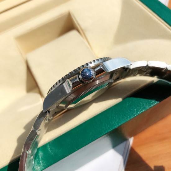 劳力士ROLX#BLAKEN现量版,全球只有25个.最高炒到28万还要提前几个月定。来我这里绝对为您省钱.卡通DLC涂层 .40mm表盘.采用eta-2836机芯.全自动机械.单导向外圈.防水300米.仿刮花蓝宝石镜面.904精钢表带.摺叠蚝式保险扣!配专柜包装.送她有面子非人为损坏终身保修 劳力士ROLX#BLAKEN现量版,全球只有25个.最高炒到28万还要提前几个月定。来我这里绝对为您省钱.卡通DLC涂层 .40mm表盘.采用eta-2836机芯.全自动机械.单导向外圈.防水300米.仿刮花蓝宝石镜面.904精钢表带.摺叠蚝式保险扣!配专柜包装.送她有面子非人为损坏终身保修