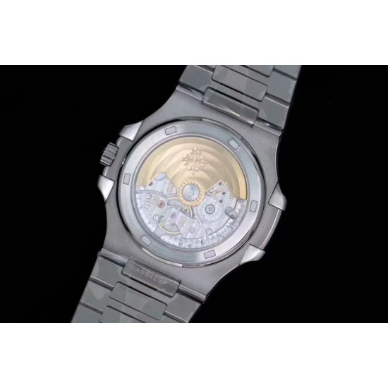 【“薄”大精深 从“芯”出发】全新升级V2版本 PATEK 。PHILPPE——鹦鹉螺5711/1A系列强势回归。1：1全新开模修正三件套壳 厚度仅9mm，修正了以往偏厚的现象，使之佩戴更贴合手腕。搭载全新定制版9015改原装CaI.324 S C洗花机芯。突破了无加夹板的情况下摆轮位置同步正品！定制级的人体工程学表带 修正了表带的铰链部分...[更多]
