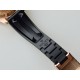 【APEX出品】劳力士YACHT-MASTER"116655"(YM金游艇)系列,40mm直径,表壳四个耳底钢印和正品一模一样表针的中轴相当出色,就连中轴处的铆钉都做得很乱真,搭配2824自动机械机芯,走时精准。镜面抛光双凹曲线面蓝宝石镜面,纯水刀切割,原版对应打磨拉丝处理,圈口一体成型(非蚀刻)铂金电镀刻度色泽均匀永不褪色,冰蓝色超亮夜光,圈口夜光珠镜面为双卜蓝宝石玻璃。原装表扣,扣内侧抛光腐蚀工艺钢印!APEX之作,致敬原版,挑战更好! 【APEX出品】劳力士YACHT-MASTER"116655"(YM金游艇)系列,40mm直径,表壳四个耳底钢印和正品一模一样表针的中轴相当出色,就连中轴处的铆钉都做得很乱真,搭配2824自动机械机芯,走时精准。镜面抛光双凹曲线面蓝宝石镜面,纯水刀切割,原版对应打磨拉丝处理,圈口一体成型(非蚀刻)铂金电镀刻度色泽均匀永不褪色,冰蓝色超亮夜光,圈口夜光珠镜面为双卜蓝宝石玻璃。原装表扣,扣内侧抛光腐蚀工艺钢印!APEX之作,致敬原版,挑战更好!