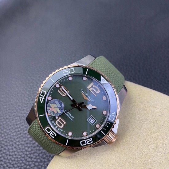 LONGINES 浪琴 新款绿色陶瓷圈康卡斯潜水运动系列 男士自动机械腕表 尺寸41mm!打磨工艺高超。陶瓷表圈高级质感,刻度的立体感和倒角细节两不误。超强夜光效果 匠心之作 ! LONGINES 浪琴 新款绿色陶瓷圈康卡斯潜水运动系列 男士自动机械腕表 尺寸41mm!打磨工艺高超。陶瓷表圈高级质感,刻度的立体感和倒角细节两不误。超强夜光效果 匠心之作 !