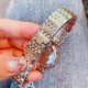专柜同步发售欧米茄(OMEGA) 【精湛品质-女神专属】-女士精品腕表 碟飞典雅系列 原版复刻1:1,表款堪称是系列中最迷人的表款之一,尽显优雅气质与低调奢华,顶端表壳以316精钢打造,搭载日本进口西铁城机械 零返修 来自进口316钢表带 历经多道工序,防汗水,耐腐蚀 表盘-蓝宝石高清镜面 壳身整体超强立体感 精雕细琢,卓绝技艺 品质保证 尺寸:32mm厚11mm 时尚百搭,精致华贵呈现自然魅力 专柜同步发售欧米茄(OMEGA) 【精湛品质-女神专属】-女士精品腕表 碟飞典雅系列 原版复刻1:1,表款堪称是系列中最迷人的表款之一,尽显优雅气质与低调奢华,顶端表壳以316精钢打造,搭载日本进口西铁城机械 零返修 来自进口316钢表带 历经多道工序,防汗水,耐腐蚀 表盘-蓝宝石高清镜面 壳身整体超强立体感 精雕细琢,卓绝技艺 品质保证 尺寸:32mm厚11mm 时尚百搭,精致华贵呈现自然魅力