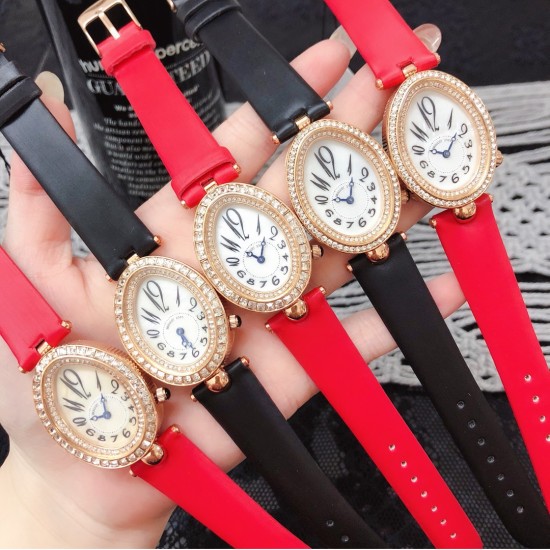 2019新款Breguet-宝玑那不勒斯皇后系列! 史上最强最美 绝对值得拥有的一款 拱桥弧形、表盘用天然白色珍珠母贝 阿拉伯数字时符 经典的蓝钢宝玑指针,完美复刻 那不勒斯皇后款 绝对的女神气质名媛款 最重要的是百搭得来不失少女心 必入款❗带上一秒变女神,各种派对,晚会,聚会,约会,发布会,让你BlingBling 2019新款Breguet-宝玑那不勒斯皇后系列! 史上最强最美 绝对值得拥有的一款 拱桥弧形、表盘用天然白色珍珠母贝 阿拉伯数字时符 经典的蓝钢宝玑指针,完美复刻 那不勒斯皇后款 绝对的女神气质名媛款 最重要的是百搭得来不失少女心 必入款❗带上一秒变女神,各种派对,晚会,聚会,约会,发布会,让你BlingBling
