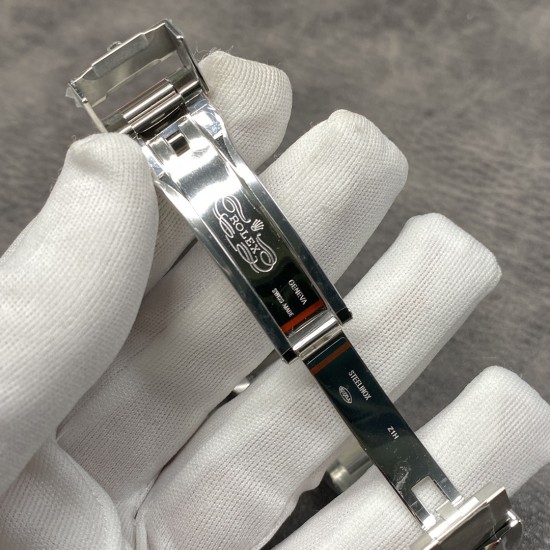 劳力士游艇名仕!采用同正品904钢材,40X13mm,2836自动机械机芯,904精钢表壳表链,蓝宝石镜面,夜光表盘指针,折叠式表扣,防水大于50米 台湾厂出品!出货实拍 劳力士游艇名仕!采用同正品904钢材,40X13mm,2836自动机械机芯,904精钢表壳表链,蓝宝石镜面,夜光表盘指针,折叠式表扣,防水大于50米 台湾厂出品!出货实拍