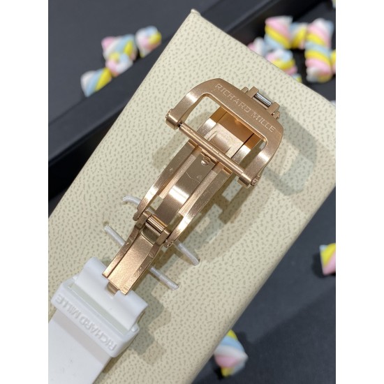 实拍 理查德米勒 RichardMille 糖果棉花糖 最新爆款 bon bon系列最稀有的作品!克服传统工艺打破模式!钟表最受尊敬的技术之一。不是所有人的嫁妆,棉花糖运动曲线和颜色,它们是诱人的。有了理查德米勒,实现了把棉花糖戴在你的手腕上!白色陶瓷加上黄粉绿搪瓷表盘,RM-07柔和的颜色创造了一个组合...甜蜜!糖果店的一次旅行,一个让人难以置信的艺术品。你会戴上它吗? 实拍 理查德米勒 RichardMille 糖果棉花糖 最新爆款 bon bon系列最稀有的作品!克服传统工艺打破模式!钟表最受尊敬的技术之一。不是所有人的嫁妆,棉花糖运动曲线和颜色,它们是诱人的。有了理查德米勒,实现了把棉花糖戴在你的手腕上!白色陶瓷加上黄粉绿搪瓷表盘,RM-07柔和的颜色创造了一个组合...甜蜜!糖果店的一次旅行,一个让人难以置信的艺术品。你会戴上它吗?