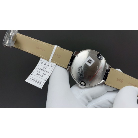 今日推荐卡地亚 蓝气球 白壳白面 鳄鱼皮快拆带 42mm 2824机 顶级品质 出货实拍✈️