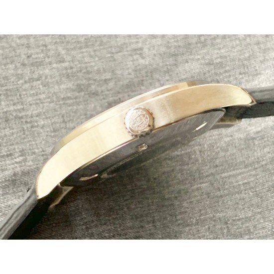 AJ出品:万国飞行员系列-马克17 最经典的飞行员款之一,以沙夫豪森为基地的iwc万国表一直致力于制造飞行员腕表方面的研究,于1936年制造了第一款“大号”飞行员腕表。由此诞生了一段万国飞行员腕表与飞行的历史,搭配9015进口机械机芯,以应对任何恶劣的飞行环境,超强防水让你飞天入地,无所畏惧,真正的马克系列!! AJ出品:万国飞行员系列-马克17 最经典的飞行员款之一,以沙夫豪森为基地的iwc万国表一直致力于制造飞行员腕表方面的研究,于1936年制造了第一款“大号”飞行员腕表。由此诞生了一段万国飞行员腕表与飞行的历史,搭配9015进口机械机芯,以应对任何恶劣的飞行环境,超强防水让你飞天入地,无所畏惧,真正的马克系列!!