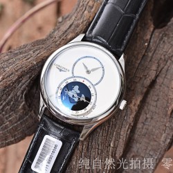 最新设计  简约精致【最新】：浪琴椭圆设计独家首发【类型】：精品男士腕表【表带】：真牛皮表带【机芯】：高端全自动机械机芯【镜面】：矿物质强化玻璃（更高清）品味高雅 浩瀚大气 匠心独运 腕间瑰宝尺寸：直径41mm厚12mm热卖上市！欢迎转载！