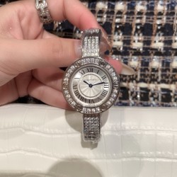 实拍 卡地亚-CARTIER  经典满天星手镯  卡地亚LOVE系列即为爱的誓言而生  经典的螺丝标志封存世间最美的情愫。 大气时尚永恒经典款为爱见证为爱加分.316精钢以及蓝宝石镜面搭配瑞士石英机芯尊.把特别的爱献给特别的你.