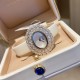 伯爵-PIAGET 全新高级珠宝系列,18K白金.玫瑰金,镶饰两圈马眼型切割美钻一圈22颗(约3.84克拉)-共44颗高级珠宝制作的一大挑战;钻石散发的耀眼光芒,皮带采用轻柔的缎面材质,与钻石造型形成优雅对比。原装尺寸31 X37 mm 伯爵-PIAGET 全新高级珠宝系列,18K白金.玫瑰金,镶饰两圈马眼型切割美钻一圈22颗(约3.84克拉)-共44颗高级珠宝制作的一大挑战;钻石散发的耀眼光芒,皮带采用轻柔的缎面材质,与钻石造型形成优雅对比。原装尺寸31 X37 mm