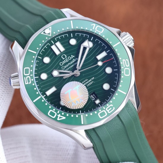 最新!绿海马!OMEGA 欧米茄 幽海之绿诠释海洋传奇2022新款绿海马!42mm的表壳,激光雕刻的波纹表盘,镂空指针和排氨气阀门等。配色上则采用经典的绿色表盘搭配绿色表圈,单向旋转表圈同样采用绿色陶瓷材质,光亮的表圈上饰以白色珐琅潜水刻度,呼应整体设计。 最新!绿海马!OMEGA 欧米茄 幽海之绿诠释海洋传奇2022新款绿海马!42mm的表壳,激光雕刻的波纹表盘,镂空指针和排氨气阀门等。配色上则采用经典的绿色表盘搭配绿色表圈,单向旋转表圈同样采用绿色陶瓷材质,光亮的表圈上饰以白色珐琅潜水刻度,呼应整体设计。