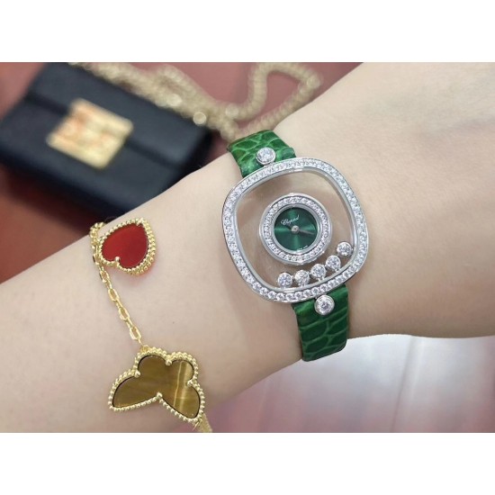 品牌：Chopard-萧邦最新款方形Happy Diamonds❤️瑞士原厂石英机芯 五颗快乐钻石在表盘自由流动  电镀18k金好货不等人哦～[机智]