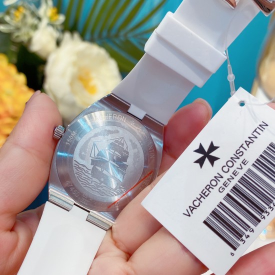 江诗丹顿-VACHERON CONSTANTIN纵横四海系列火热上市,突破传统,时尚优雅的多彩表带,可满足佩戴者在不同场合的需求,多样化的色彩设计演绎大胆而时尚的风格,江诗丹顿在装置时始终将舒适性放在首位,确保腕表完美贴合手腕,纯钢表壳,进口石英机芯,蓝宝石水晶玻璃,舒适胶质表带,采用原装针式表扣佩戴方便!尺寸:36.5mm 江诗丹顿-VACHERON CONSTANTIN纵横四海系列火热上市,突破传统,时尚优雅的多彩表带,可满足佩戴者在不同场合的需求,多样化的色彩设计演绎大胆而时尚的风格,江诗丹顿在装置时始终将舒适性放在首位,确保腕表完美贴合手腕,纯钢表壳,进口石英机芯,蓝宝石水晶玻璃,舒适胶质表带,采用原装针式表扣佩戴方便!尺寸:36.5mm