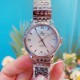专柜同步发售欧米茄(OMEGA) 【精湛品质-女神专属】-女士精品腕表 碟飞典雅系列 原版复刻1:1,表款堪称是系列中最迷人的表款之一,尽显优雅气质与低调奢华,顶端表壳以316精钢打造,搭载日本进口西铁城机械 零返修 来自进口316钢表带 历经多道工序,防汗水,耐腐蚀 表盘-蓝宝石高清镜面 壳身整体超强立体感 精雕细琢,卓绝技艺 品质保证 尺寸:32mm厚11mm 时尚百搭,精致华贵呈现自然魅力 专柜同步发售欧米茄(OMEGA) 【精湛品质-女神专属】-女士精品腕表 碟飞典雅系列 原版复刻1:1,表款堪称是系列中最迷人的表款之一,尽显优雅气质与低调奢华,顶端表壳以316精钢打造,搭载日本进口西铁城机械 零返修 来自进口316钢表带 历经多道工序,防汗水,耐腐蚀 表盘-蓝宝石高清镜面 壳身整体超强立体感 精雕细琢,卓绝技艺 品质保证 尺寸:32mm厚11mm 时尚百搭,精致华贵呈现自然魅力