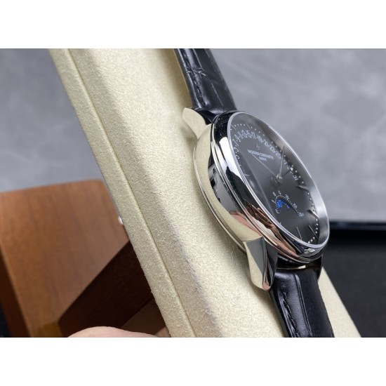 江诗丹顿 VC R39 Vacheron constantin 经典之美品鉴江诗丹顿 纵横四海系列 众横四海系列 逆跳日历款腕表 型号4000V/210A-B911 堪称意义非凡的里程碑之作。凝聚着日内瓦悠久制表传统的钟表复杂功能,体现出超凡技艺与时代风尚的绝妙融合。 采用自制Cal.2460 R31L/2机芯 直径41毫米 904钢带官网同步 一键拆卸 同时另可自由更换搭配胶带 皮带! 欢迎各大表友品鉴。 江诗丹顿 VC R39 Vacheron constantin 经典之美品鉴江诗丹顿 纵横四海系列 众横四海系列 逆跳日历款腕表 型号4000V/210A-B911 堪称意义非凡的里程碑之作。凝聚着日内瓦悠久制表传统的钟表复杂功能,体现出超凡技艺与时代风尚的绝妙融合。 采用自制Cal.2460 R31L/2机芯 直径41毫米 904钢带官网同步 一键拆卸 同时另可自由更换搭配胶带 皮带! 欢迎各大表友品鉴。