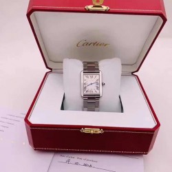 商品编号:385890935Cartier坦克系列W5200014精钢女士石英腕表 34.8mmx27.4mm  有证书 说明书 客户2016年购买！使用次数不多！店铺现货好价！商品规格:默认规格