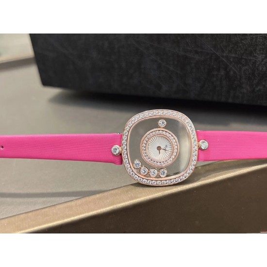 品牌：Chopard-萧邦最新款方形Happy Diamonds❤️瑞士原厂石英机芯 五颗快乐钻石在表盘自由流动  电镀18k金好货不等人哦～[机智]