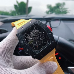 SJ出品 理查德米.勒RM35-01 RAFAEL NADAL 全新限量腕表 釆用三件式结构，上下表圈和底盖分別以NTPT原装碳纤维纹路和了316精钢，字面则配备红色表冠衬垫 ，标志和表带相映成趣 ，精致小配件一层叠一层让表面变的更加层次感  ，搭配原装全自动进口机芯，尺寸50X43mm 三杰精致推荐男士机械腕表 SJ为你精心挑选超真实实物图拍摄