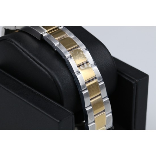 GM超神之作 ROLEX DAYTONA劳力士迪通拿904L全新最强版本 1:完美修改了避针高底位置与正品一致2:904L表扣更细腻更完美3:市面上唯一做出了与正品质感一致的包超薄金属钢片的oysterflex胶带【能与正品互换通用 质感相符】[拳头][拳头][拳头]完美修正十年间所有副本的不足和缺陷，陶瓷圈口！4130机芯，攻克机芯厚度，使壳身厚度达到与正品一致，壳身和字面颜色更细腻做出了与正品一致的视觉效果，并搭配劳力士专用盒子。【GM出品】