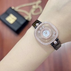 品牌：Chopard-萧邦最新款方形Happy Diamonds❤️瑞士原厂石英机芯 五颗快乐钻石在表盘自由流动  电镀18k金好货不等人哦～[机智]