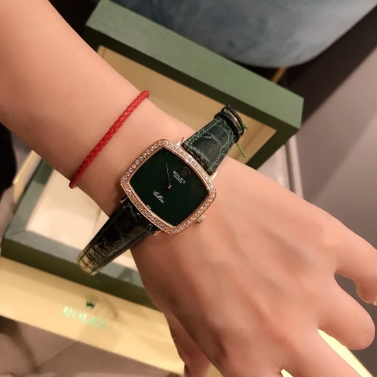 最新劳力士Rolex采用知名经典的设计将它重新呈现,品牌的三方联名创造了一个独特的系列,同时满足了手表和街头爱好者的高要求。尺寸3228mm 进口意大利小牛皮带,腕间流年,诠释你的美,就是如此简单! 最新劳力士Rolex采用知名经典的设计将它重新呈现,品牌的三方联名创造了一个独特的系列,同时满足了手表和街头爱好者的高要求。尺寸3228mm 进口意大利小牛皮带,腕间流年,诠释你的美,就是如此简单!
