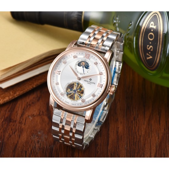 时尚新款 PATEK PHILIPPE【新年巨献 最高版本】百达翡丽超级多功能系列(功能 12字位日月星辰显示 6字位飞达显示)和原装一样的带水平压纹工艺,带荧光刻度 ,42mm直径。316L精钢镀金,原装进口镀膜水晶镜面。字面的外钻为施华洛世奇钻,通透闪亮,气质非凡。在目前技术范畴内尽可能接近原装,此款腕表让您驾驭所有场合。 时尚新款 PATEK PHILIPPE【新年巨献 最高版本】百达翡丽超级多功能系列(功能 12字位日月星辰显示 6字位飞达显示)和原装一样的带水平压纹工艺,带荧光刻度 ,42mm直径。316L精钢镀金,原装进口镀膜水晶镜面。字面的外钻为施华洛世奇钻,通透闪亮,气质非凡。在目前技术范畴内尽可能接近原装,此款腕表让您驾驭所有场合。