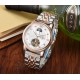 时尚新款 PATEK PHILIPPE【新年巨献 最高版本】百达翡丽超级多功能系列(功能 12字位日月星辰显示 6字位飞达显示)和原装一样的带水平压纹工艺,带荧光刻度 ,42mm直径。316L精钢镀金,原装进口镀膜水晶镜面。字面的外钻为施华洛世奇钻,通透闪亮,气质非凡。在目前技术范畴内尽可能接近原装,此款腕表让您驾驭所有场合。 时尚新款 PATEK PHILIPPE【新年巨献 最高版本】百达翡丽超级多功能系列(功能 12字位日月星辰显示 6字位飞达显示)和原装一样的带水平压纹工艺,带荧光刻度 ,42mm直径。316L精钢镀金,原装进口镀膜水晶镜面。字面的外钻为施华洛世奇钻,通透闪亮,气质非凡。在目前技术范畴内尽可能接近原装,此款腕表让您驾驭所有场合。