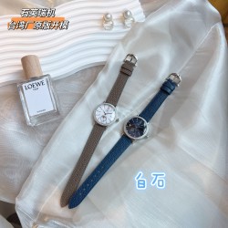 ✨✨IWC万国柏涛菲诺女表 ——昼夜与星辰✨✨，一昼一夜一更替!♥️♥️♥️日月为你转动，把星辰赠予你❤️❤️❤️昼夜显示腕表具有的象征意义，代表着时间的流逝和自然的更迭，日月星辰随时间变化，如太阳随着一天的日出逐渐升起，月亮和星星轮流出现在表盘中，展现腕表的精致和优雅所带有的浪漫色彩，让我们感受到时间的魅力和自然的力量！腕表精致简约，风格百搭，34mm的尺寸更显利落别致，精致美观，也更适合女神的纤细手腕佩戴!内部搭载石英瑞士机芯，蓝宝石玻璃，表带搭配快拆系统！