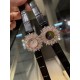 ❤️萧邦-Chopard❥ 高级珠宝系列腕表❥瑞士石英机芯 ❥ 表壳直径约34mm 厚度约9mm❥ 表壳的四周镶嵌一组精工细制的榄尖形切割宝石。分别采用白钻、绿钻、红钻、蓝钻镶嵌的腕表,品牌高级珠宝工坊通过经典珠宝腕表设计充分彰显工匠们所掌握的精湛技艺。 ❤️萧邦-Chopard❥ 高级珠宝系列腕表❥瑞士石英机芯 ❥ 表壳直径约34mm 厚度约9mm❥ 表壳的四周镶嵌一组精工细制的榄尖形切割宝石。分别采用白钻、绿钻、红钻、蓝钻镶嵌的腕表,品牌高级珠宝工坊通过经典珠宝腕表设计充分彰显工匠们所掌握的精湛技艺。